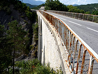 Accarias - Westrampe Brücke von Seite