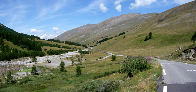 Agnel - Westrampe Mitte Talblick