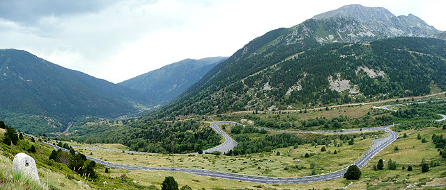 Puymorens - Südrampe oben Pano Kurven im Tal