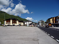 Tonale - Passhöhe Blick nach Osten Parkplatz