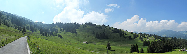 Glaubenbielen - Ostrampe oben Pano Landschaft