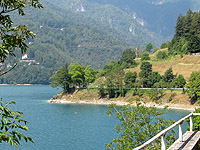 Lago di Ledro - Blick von außen auf Rastplatz