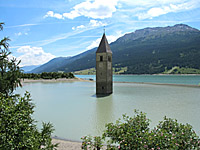 Reschensee - Kirchturm + Bäume