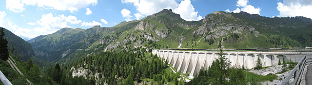 Fedaia - Passhöhe Staumauer Pano