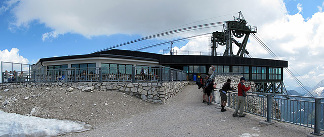 Sass Pordoi - Bergstation von Westseite Pano