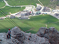 Sass Pordoi - Westseite Blick PH mit Kletterer 3D