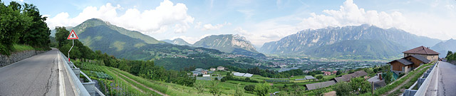 Manghen - Südrampe unten Talblick Pano