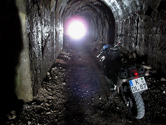 Tremalzo - Südrampe oben Scheiteltunnel XT rechts