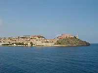 Elba - Portoferraio - Hafeneinfahrt Landzunge