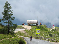 Vrsic - Passhöhe Blick Süden Hütte