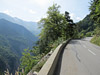 Croix de Fer - Nordrampe Mitte Straße Schlucht