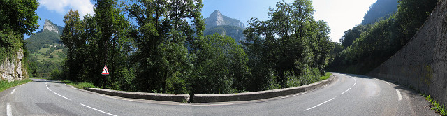 Frou - Panorama Straße und Berge
