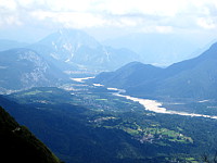 Pura - Ostrampe oben Ausblick Berg Flußbett
