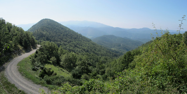 Jou2 - Südrampe Mitte Grüne Bergwelt Pano