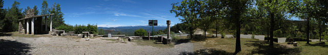 Las Coronas - Passhöhe Rastplatz Pano