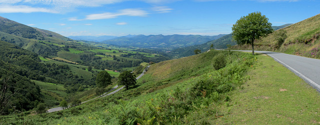 Ispeguy - Westrampe Mitte Talblick Pano