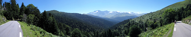 Aspin - Westrampe oben Panorama Berge